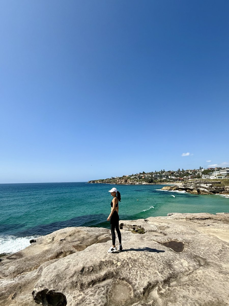 Eva on the coastal cliffs in Sydney